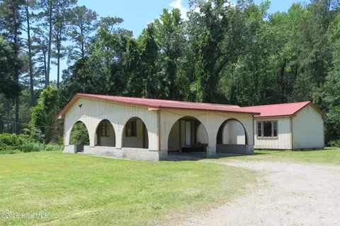 17038 E Nc 55 Hwy, Bayboro, NC 28515