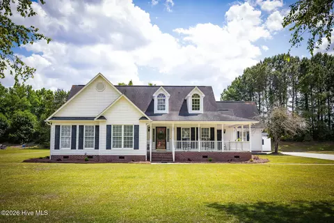 35 Cypress Trail Ln, Clinton, NC 28328