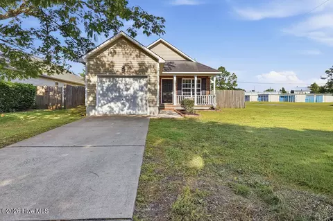 500 Mattocks Ave, Maysville, NC 28555