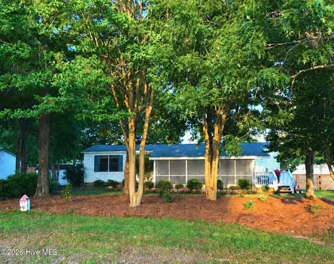 117 Lejeune Rd, Cape Carteret, NC 28584