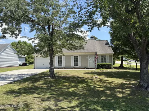 2900 Carthage Dr, Wilmington, NC 28405