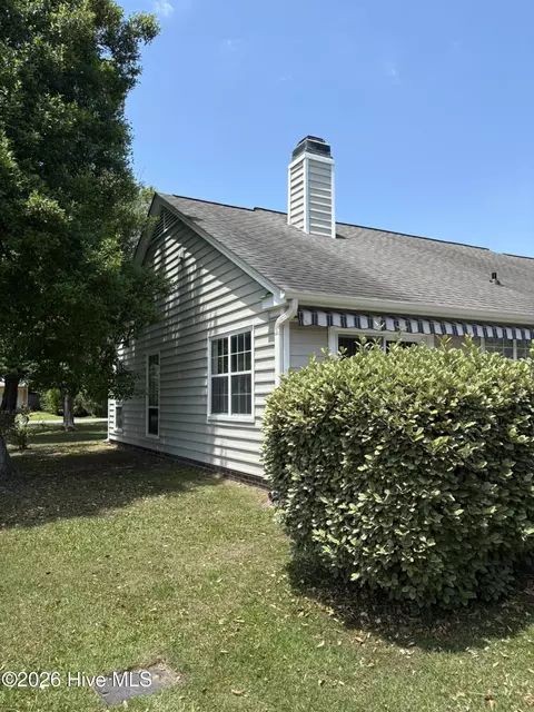 2900 Carthage Dr, Wilmington, NC 28405