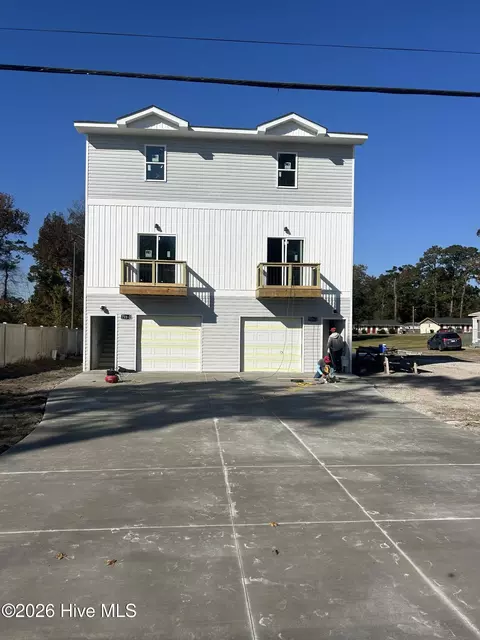 711 Tallman Cir, Midway Park, NC 28544