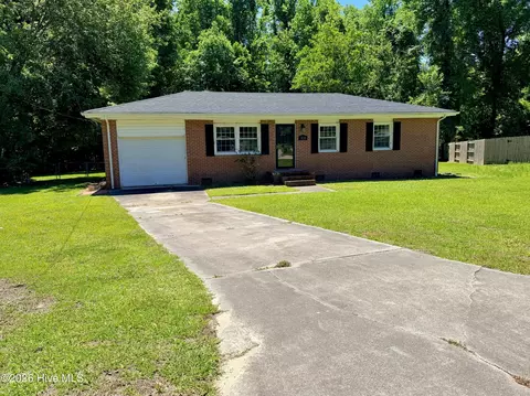 308 Sheffield Rd, Jacksonville, NC 28546