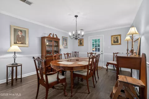 Dining - 2510 Commons Trce, Augusta, GA 30909 photo 2 of 3