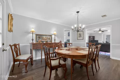 Dining - 2510 Commons Trce, Augusta, GA 30909 photo 3 of 3