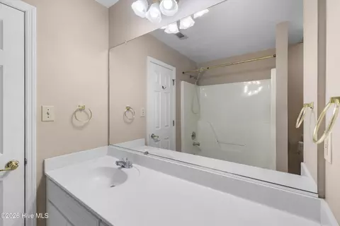 Bath - 4229 Waylon Dr, Martinez, GA 30907 photo 2 of 7