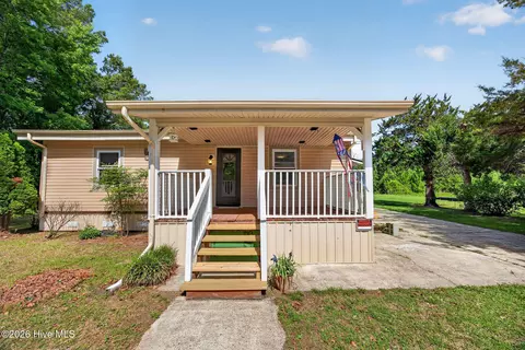 1033 Old Northeast Rd, Hallsboro, NC 28442