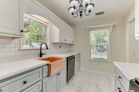 Kitchen - 1035 Old Marks Dr, Augusta, GA 30909 photo 2 of 7