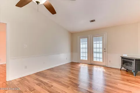 Living - 1035 Old Marks Dr, Augusta, GA 30909 photo 3 of 7