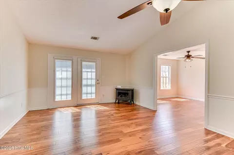 Living - 1035 Old Marks Dr, Augusta, GA 30909 photo 2 of 7