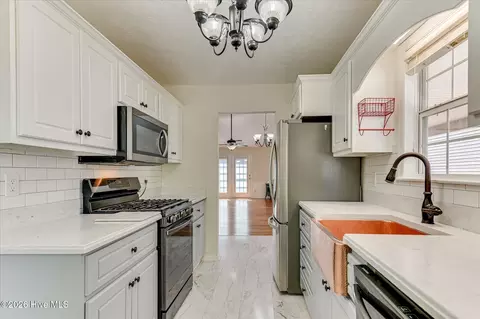 Kitchen - 1035 Old Marks Dr, Augusta, GA 30909 photo 7 of 7
