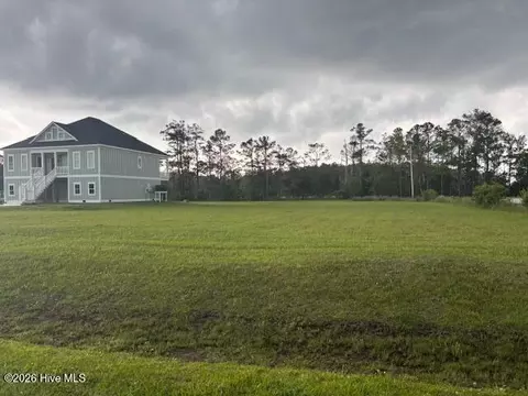 113 Jade St, Beaufort, NC 28516