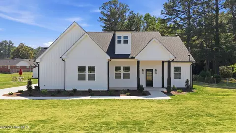 2212 M L King Jr Pkwy SE, Wilson, NC 27893