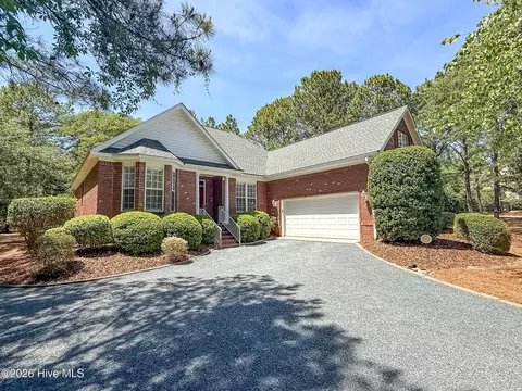 150 Diamondhead Dr S, Pinehurst, NC 28374