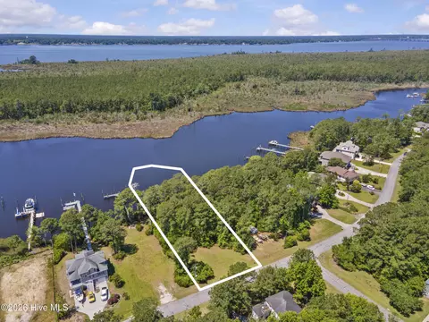 5202 Bucco Reef Rd, New Bern, NC 28560