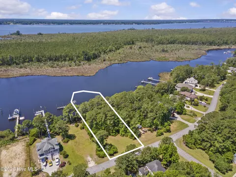 5202 Bucco Reef Rd, New Bern, NC 28560