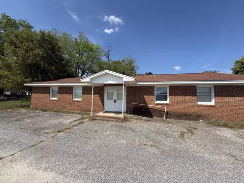 212 S Gillespie St, Elizabethtown, NC 28337