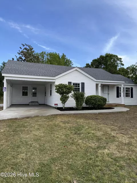 228 Fulcher Landing Rd, Sneads Ferry, NC 28460