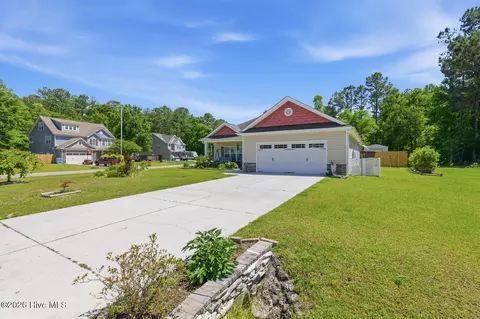 801 Little Cardinal Ct, Jacksonville, NC 28540