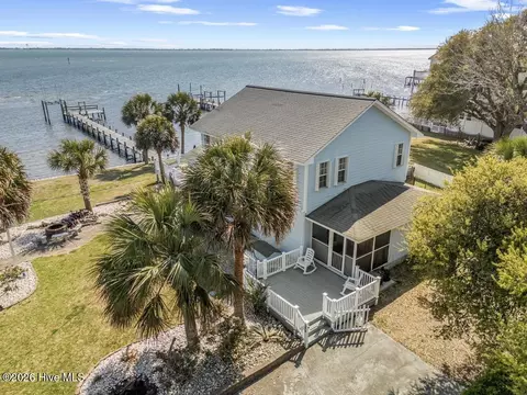 173 Salter Dr, Newport, NC 28570