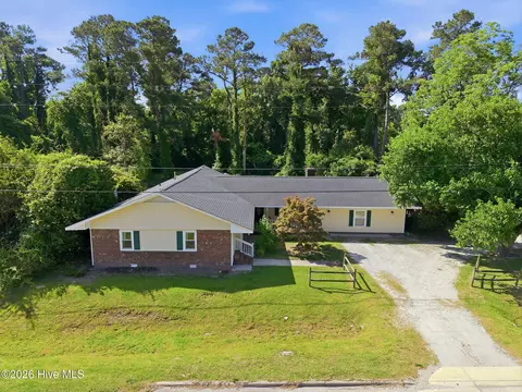 1851 Burgaw Hwy, Jacksonville, NC 28540
