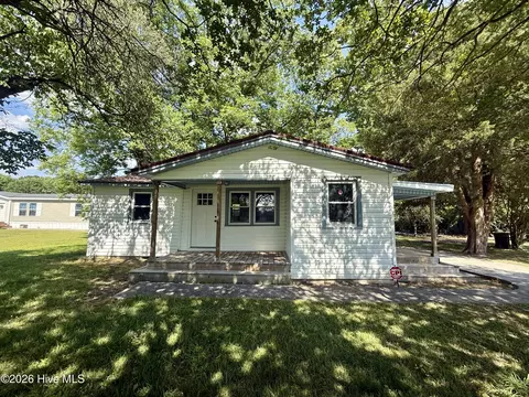 9936 Hobbton Hwy, Clinton, NC 28328
