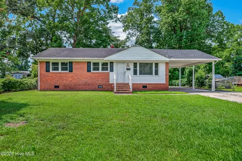 118 Puller Dr, Jacksonville, NC 28540