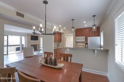 Dining - 1175 Saint Andrews Dr # 206, Pinehurst, NC 28374 photo 3 of 5