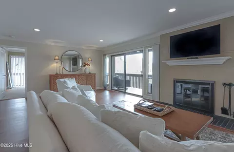 Living - 1175 Saint Andrews Dr # 206, Pinehurst, NC 28374 photo 2 of 2