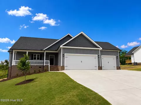 164 Tee Dr, Selma, NC 27576