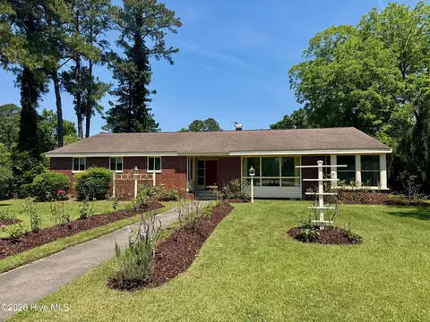 1608 Rhem Ave, New Bern, NC 28560
