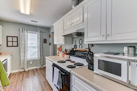 Kitchen - 2017 Summer Valley Way, Augusta, GA 30909 photo 4 of 4