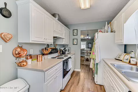 Kitchen - 2017 Summer Valley Way, Augusta, GA 30909 photo 1 of 4