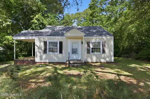 1610 Queen Anne Ln, New Bern, NC 28560