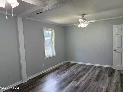 Living - 189 Seashore Dr, Atlantic, NC 28511 photo 4 of 5