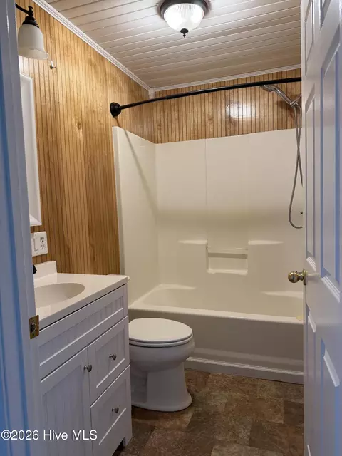 Bath - 189 Seashore Dr, Atlantic, NC 28511 photo 1 of 2