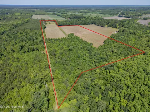 9851 Hallsboro Rd S, Whiteville, NC 28472