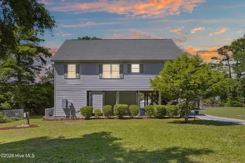 141 Sherrill Loop Rd, Sneads Ferry, NC 28460