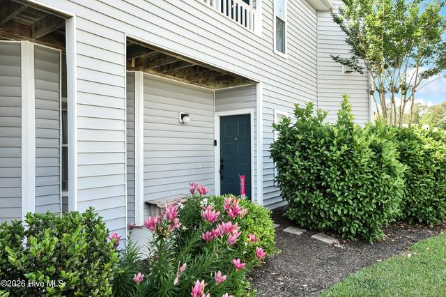 4148 Breezewood Dr #104, Wilmington, NC 28412