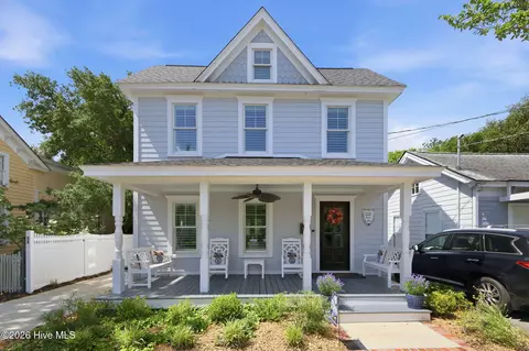 910 Ann St, Beaufort, NC 28516