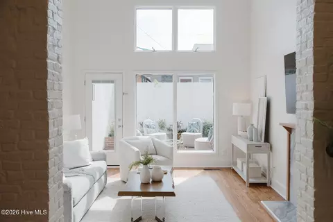 29 S Front St #A, Wilmington, NC 28401