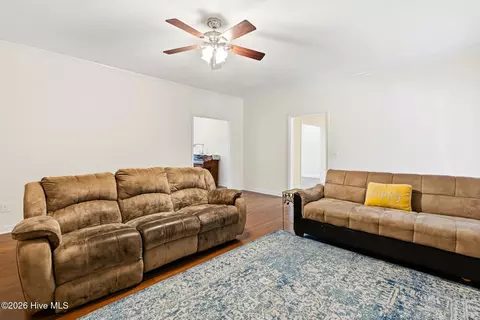 Living - 408 Jefferson St, Hamlet, NC 28345 photo 1 of 3