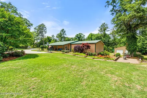 Exterior - 408 Jefferson St, Hamlet, NC 28345 photo 6 of 16