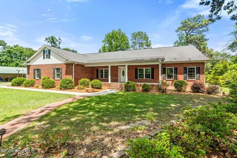 Exterior - 408 Jefferson St, Hamlet, NC 28345 photo 5 of 16