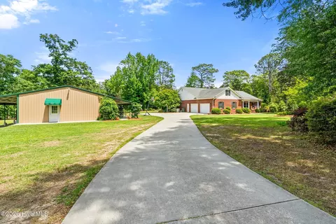 Exterior - 408 Jefferson St, Hamlet, NC 28345 photo 4 of 16
