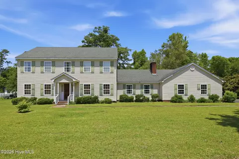 2604 One Iron St, Morehead City, NC 28557