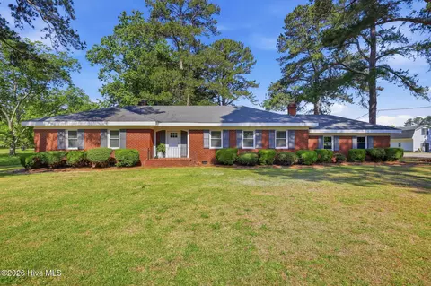 1416 Clarksville Dr, Scotland Neck, NC 27874