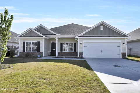 805 Washington Sq, Richlands, NC 28574