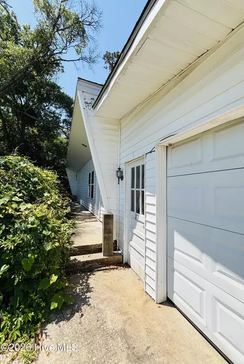 Exterior - 117 Juniper Rd, Pine Knoll Shores, NC 28512 photo 2 of 16